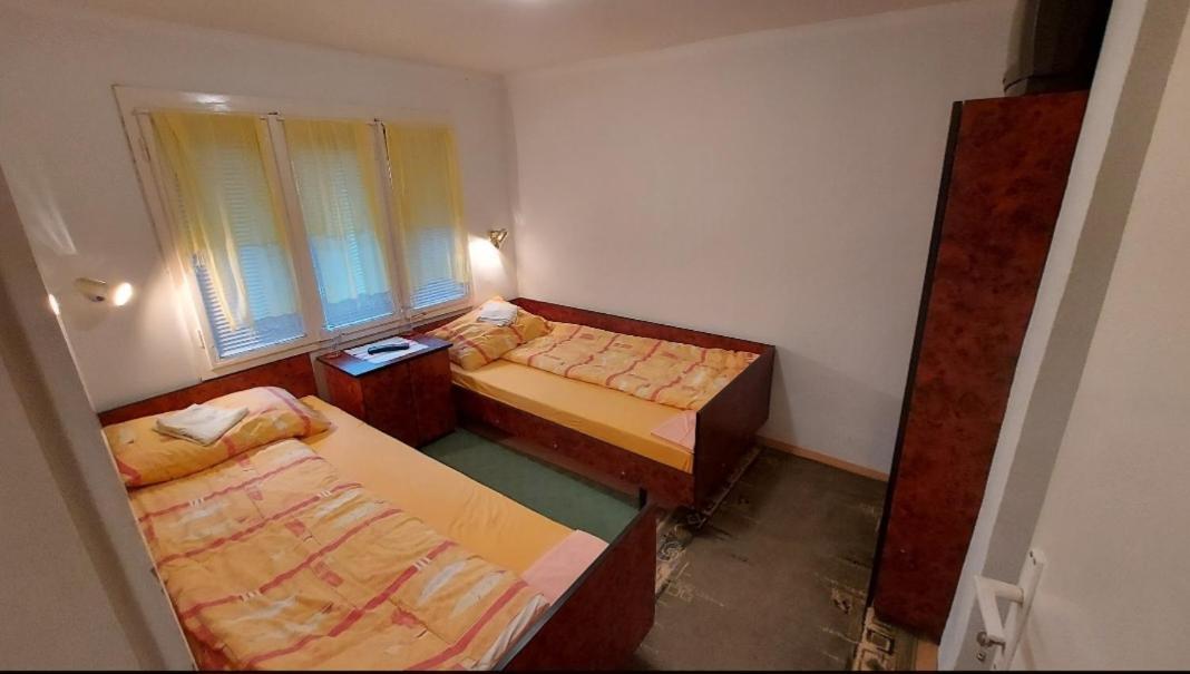 Domacinstvo Jolovic Hotell Kraljevo Eksteriør bilde